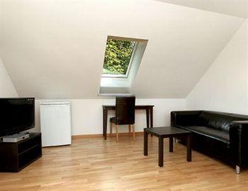 Swiss Star Guesthouse District 4 - Contactless Self Check-In Цюрих Екстер'єр фото